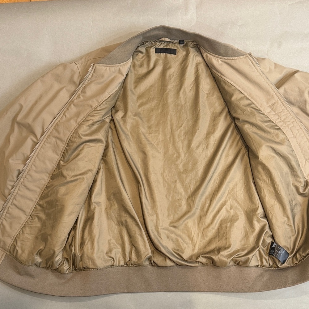 Uniqlo Men's Beige Bomber Jacket - Picture 4 of 6